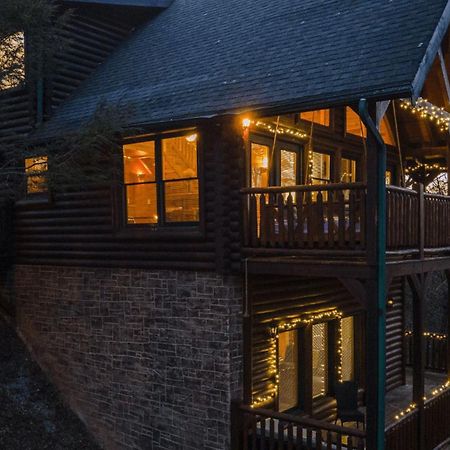 Stunning Mountain Cabin W Hot Tub แกตลิงเบิร์ก ภายนอก รูปภาพ