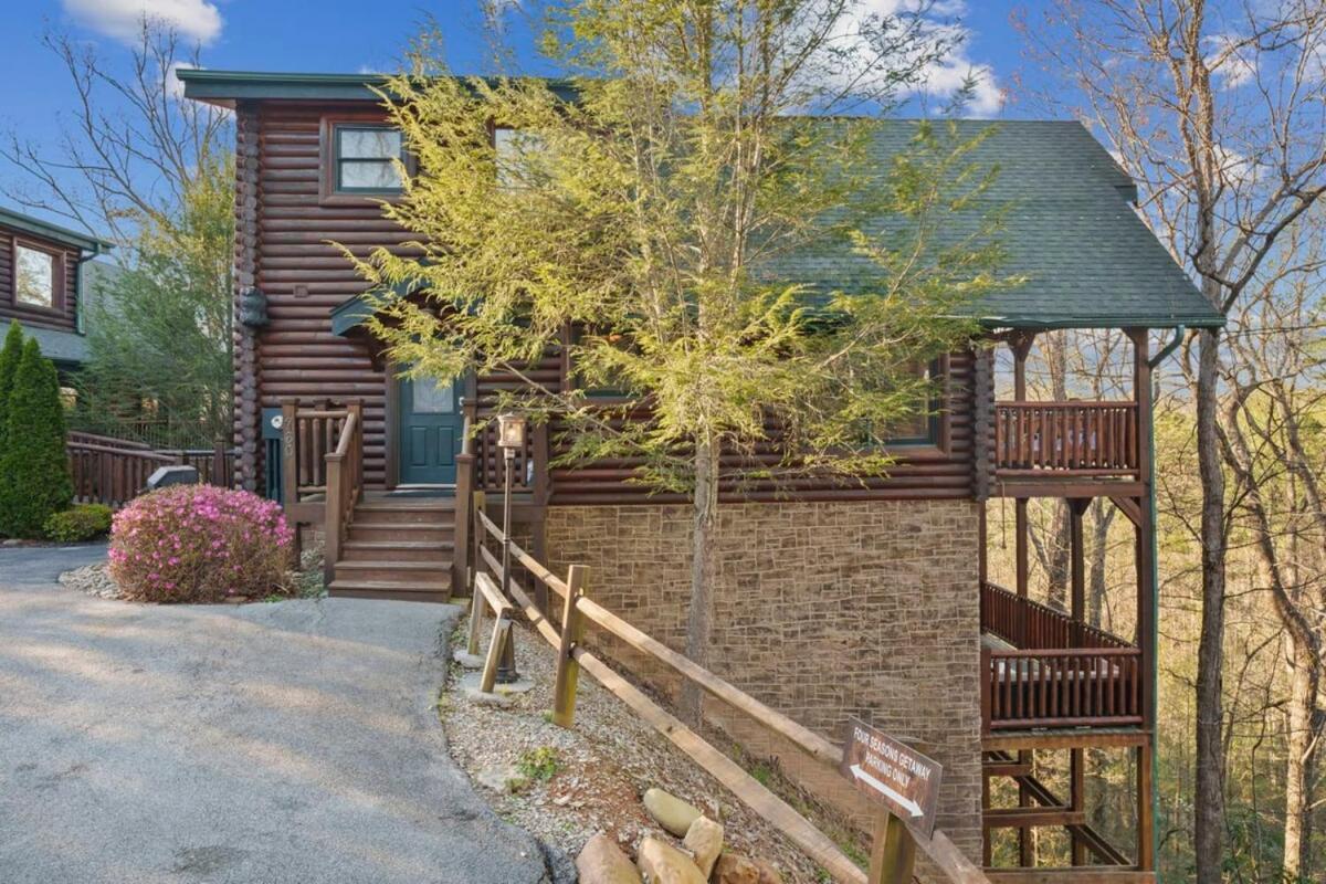 Stunning Mountain Cabin W Hot Tub แกตลิงเบิร์ก ภายนอก รูปภาพ