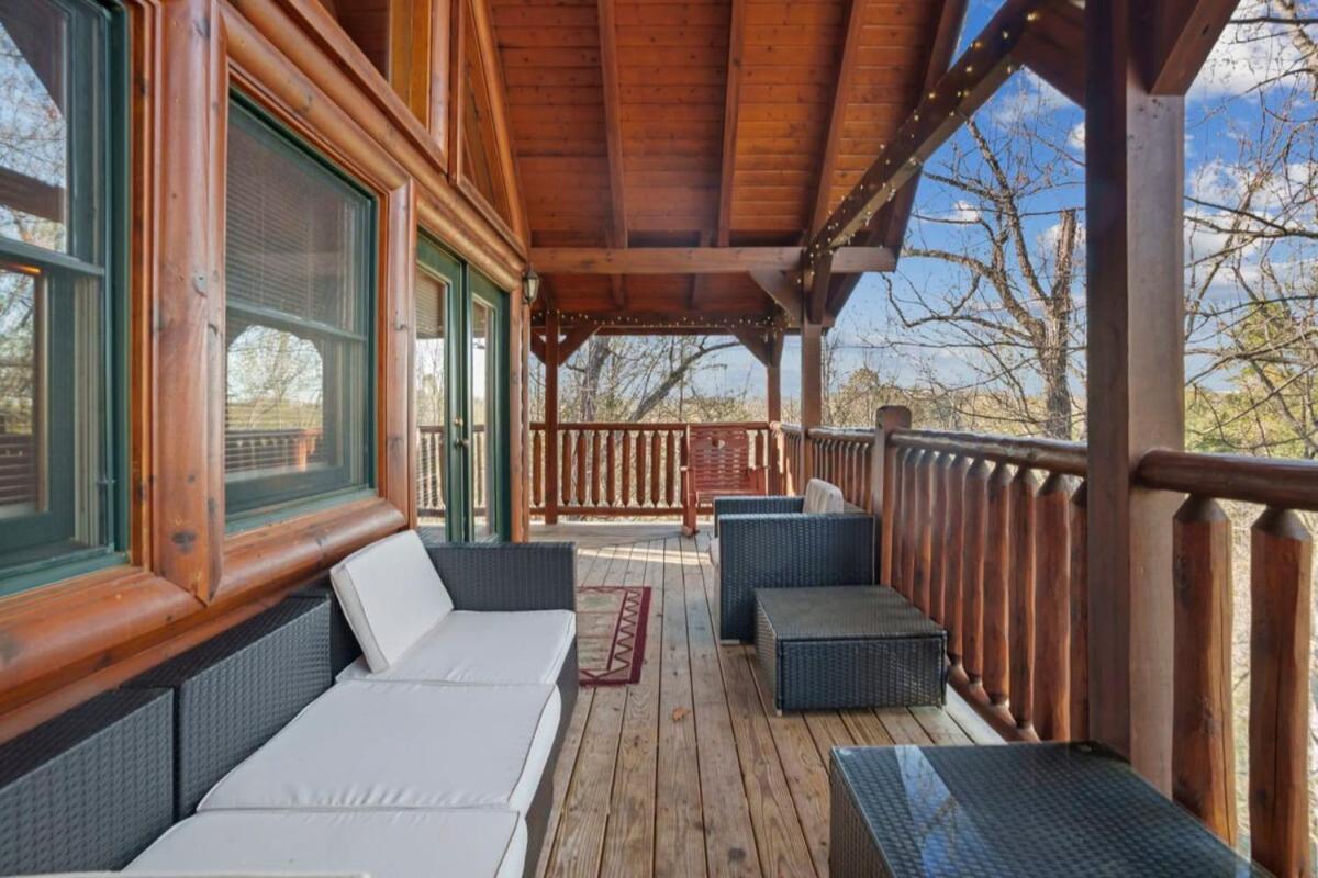 Stunning Mountain Cabin W Hot Tub แกตลิงเบิร์ก ภายนอก รูปภาพ